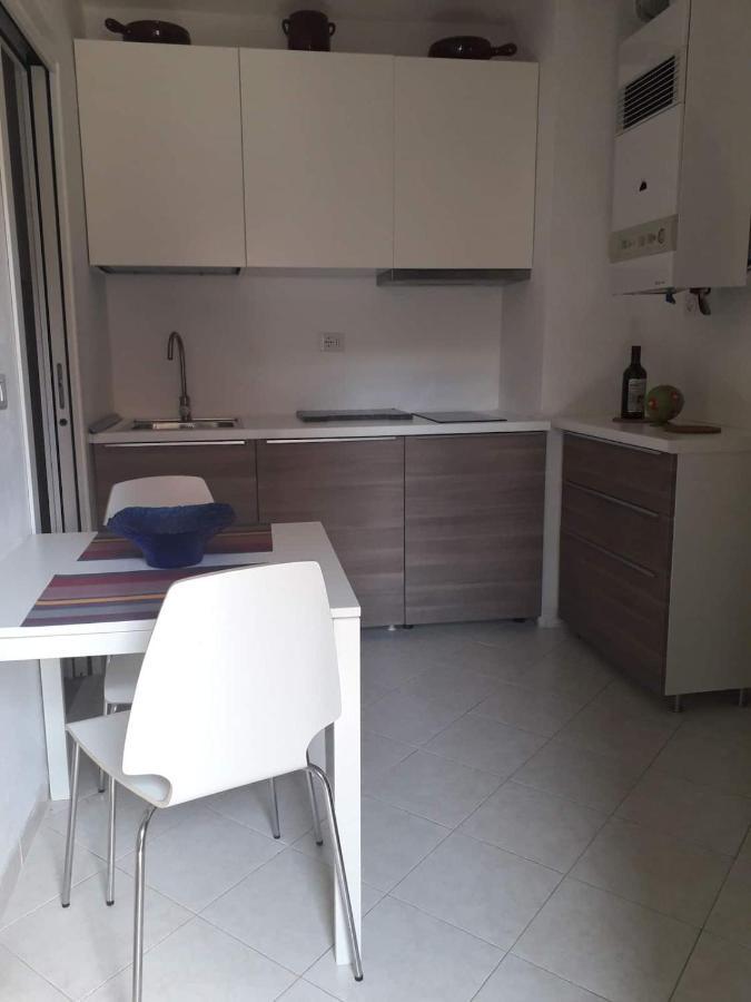 Monolocale Moderno. Recentemente Ristrutturato Apartment